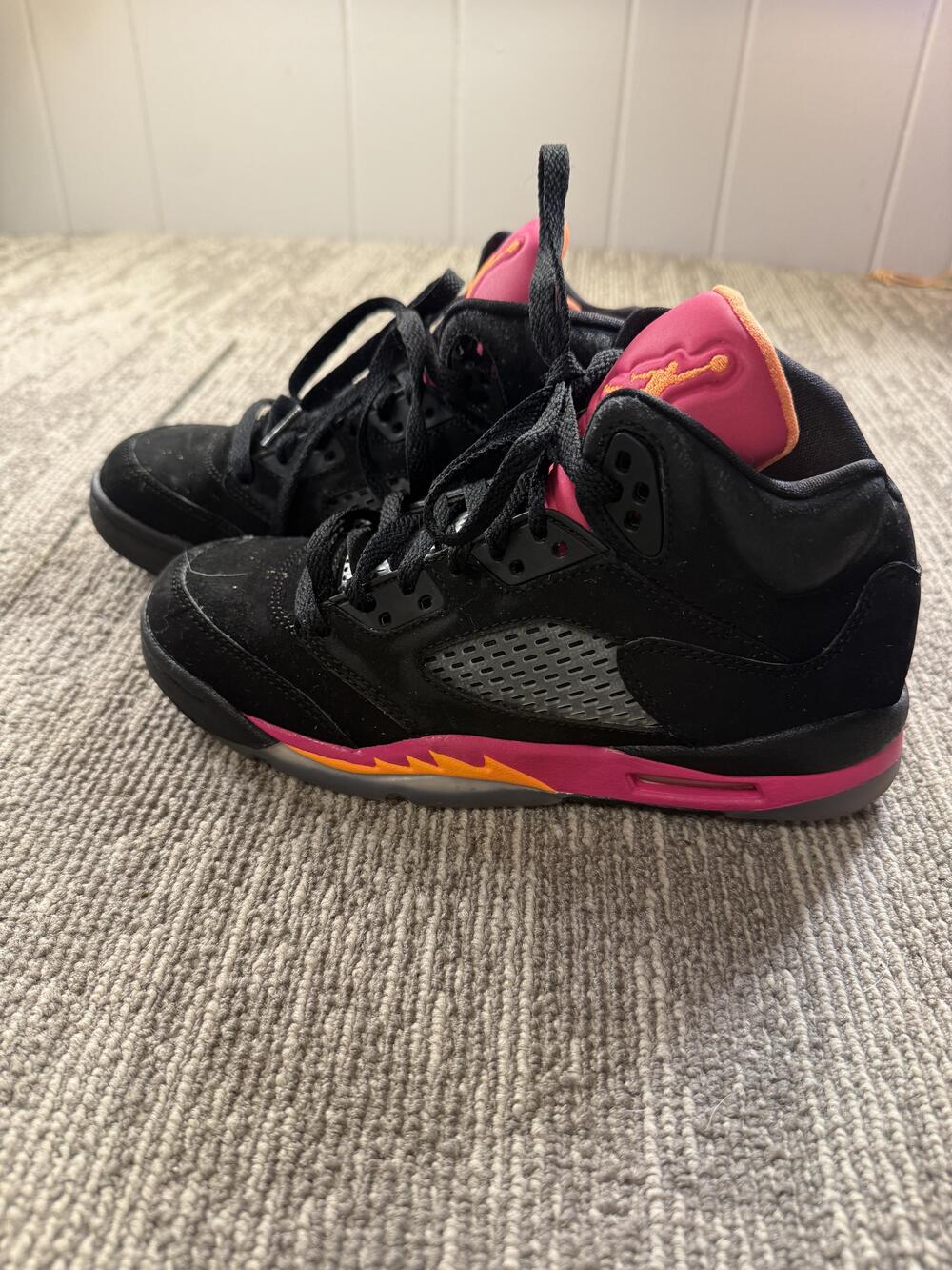 Jordan Air Jordan 5 Retro Shoes Youth Size 4.5Y Black Pink Sneakers 440892-067